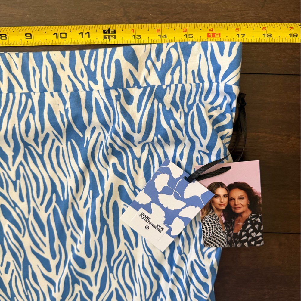 DVF X Target Set - Picture 11 of 14